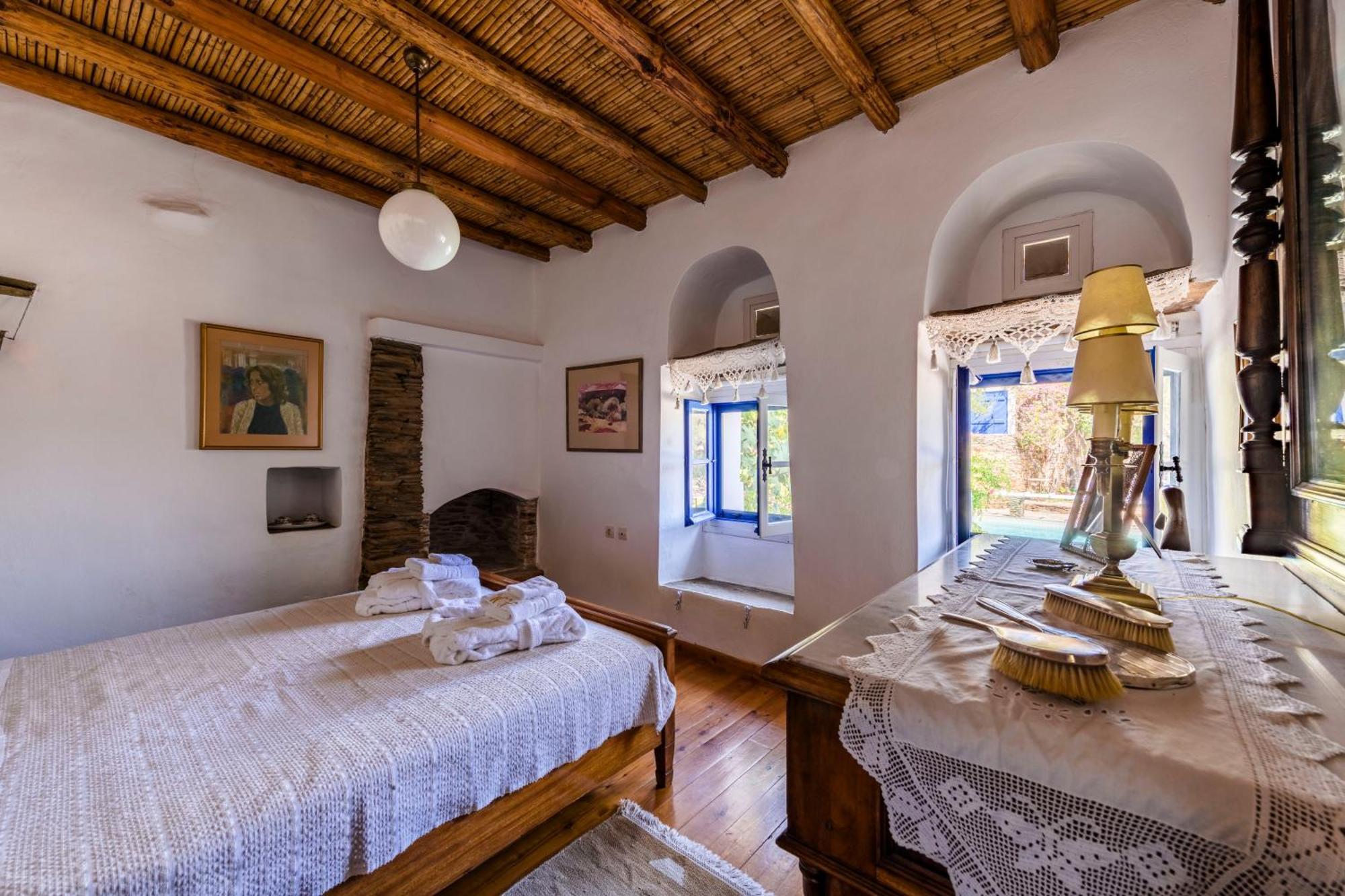 Anezas Mansion Stone-Built Traditional Villa Chones Exterior photo